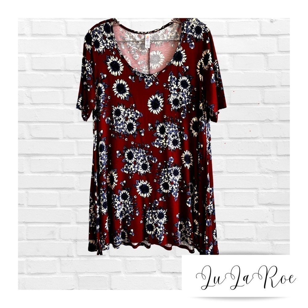 LuLaRoe Med Red V-neck Tunic Short Sleeve Shirt Sunflowers Oversized Floral Blue